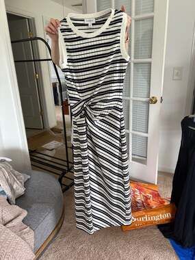 EVEREVE Avery Striped Twist-Front Midi Dress in Ivory/Navy